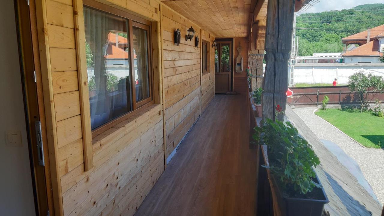 Отель Casa Buga Вишеу-де-Сус Экстерьер фото